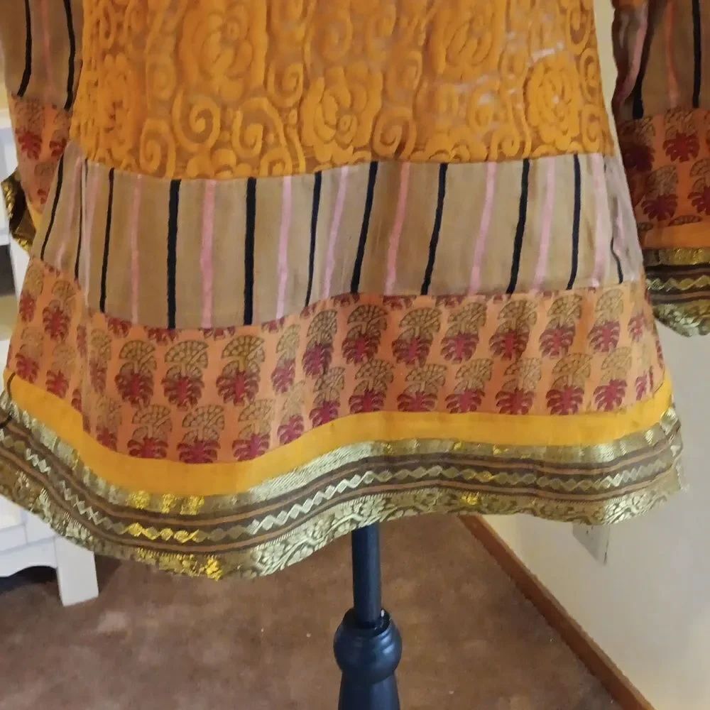 Serrahna Patchwork Top - Picture 3 of 11